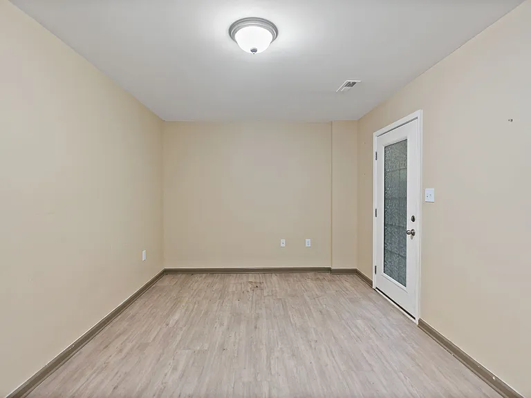 132 Furlong Way — Photo 3