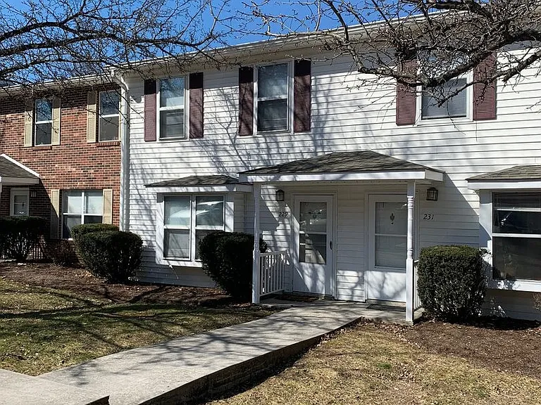 229 Janie Ln — Photo 1