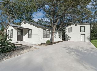 1313 7th St, Seguin, TX 78155