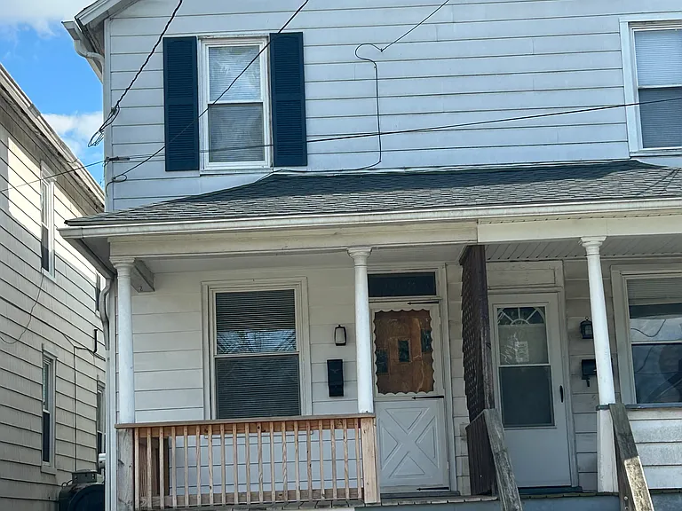 506 E Center St — Photo 1