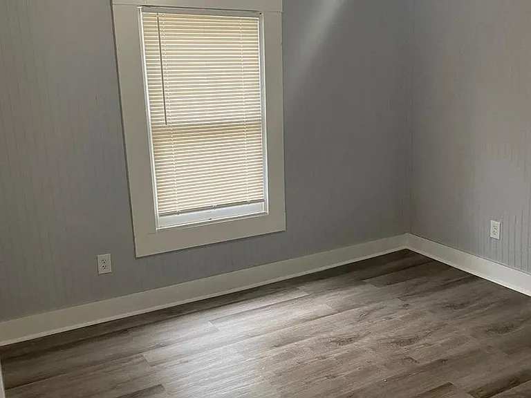 2380 Liberty St — Photo 16