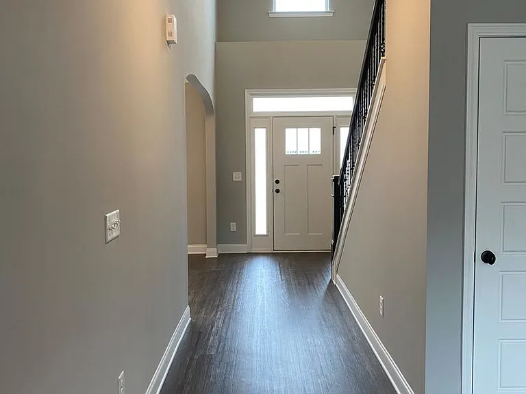 921 Burlington Dr — Photo 9
