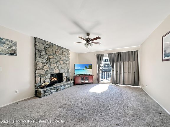 3rd image of 33 E Brandis Ave