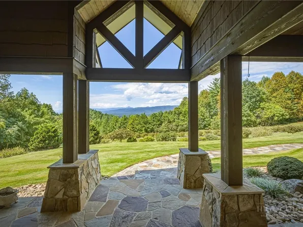 1638 Johns Ridge Parkway, Lenoir, NC 28645