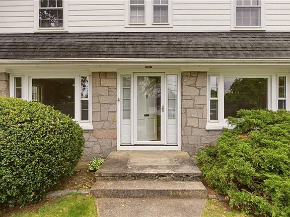 3rd image of 121 Prospect St