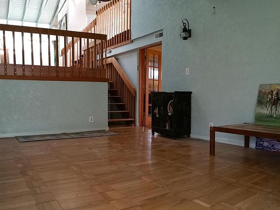 3rd image of 8607 Antioch Cir