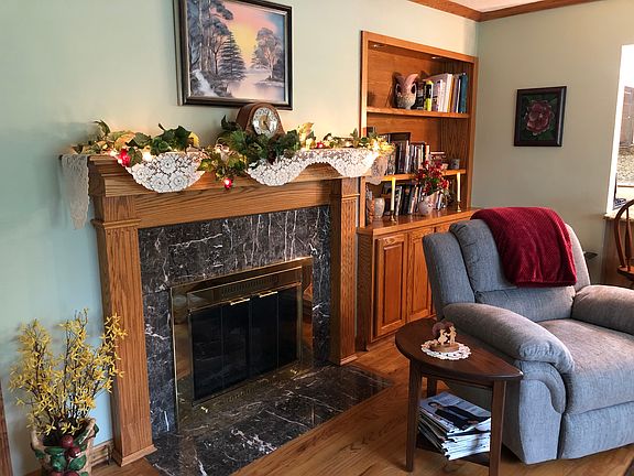 Fireplace/built-in bookcase