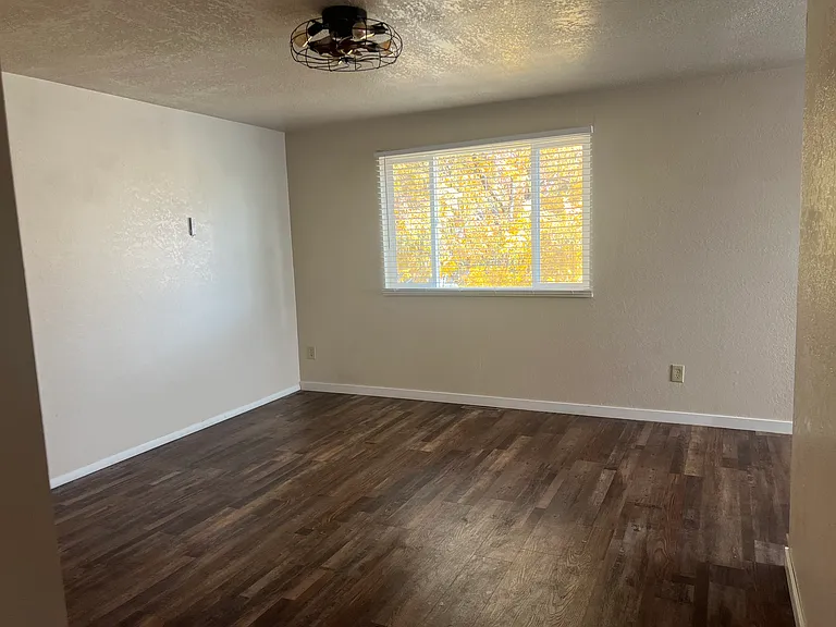 621 Jackson St — Photo 10