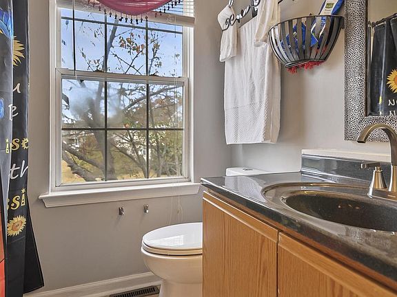 5th image of 239 Academy Ln