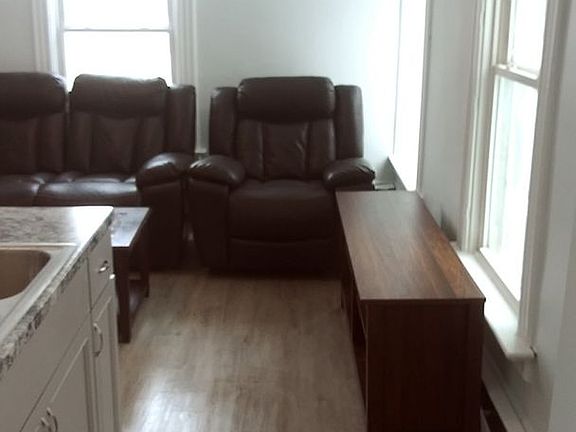 4th image of 854-56 Lancaster Ave #2