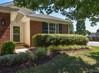 102 Creston Ct, Mooresville, NC 28115