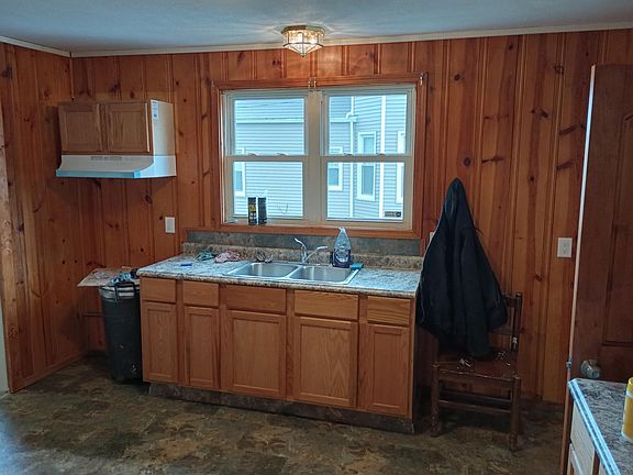 2nd image of 550 Washington Ave #550