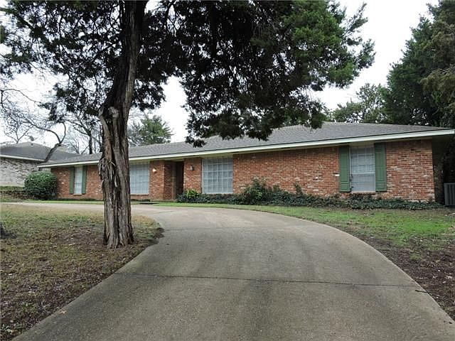 1st image of 614 W Red Bird Ln