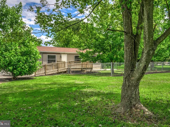 61 N High St, Biglerville, PA 17307