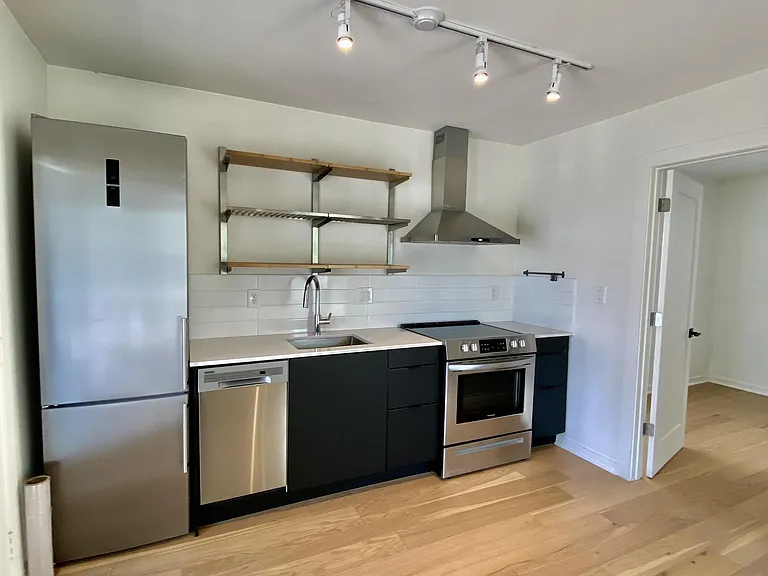 60 E 32nd St #1 — Photo 2