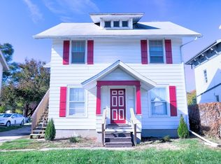 11 Delaine Dr, Normal, IL 61761