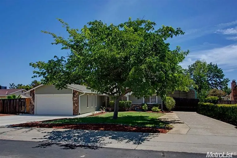 107 Perraud Dr photo 1