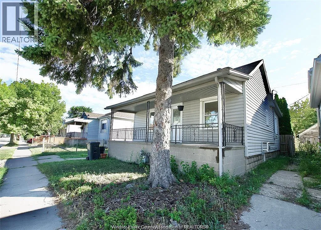 3 bed, $2,000 — Photo 2