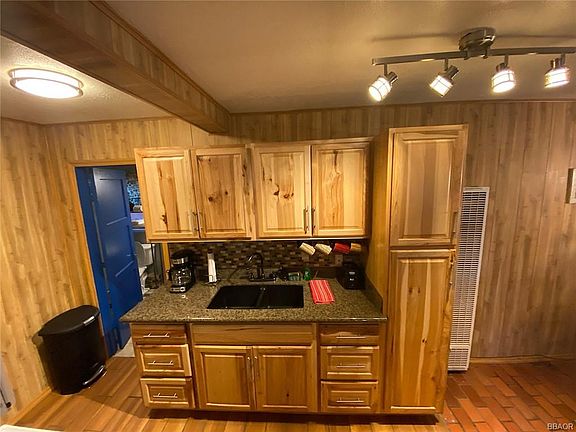 4th image of 999 Cherry Ln