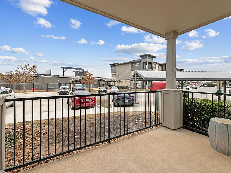 Legacy Flats — Photo 29