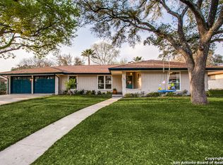 545 Fenwick Dr, Windcrest, TX 78239