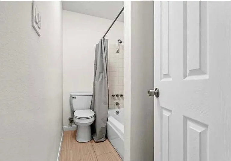 5320 Zelzah Ave #304 — Photo 7