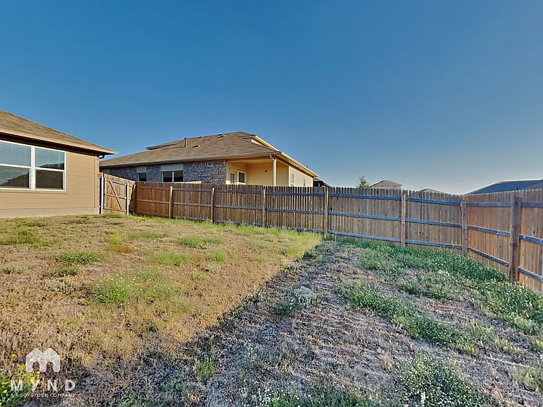 10808 Seguin St — Photo 16