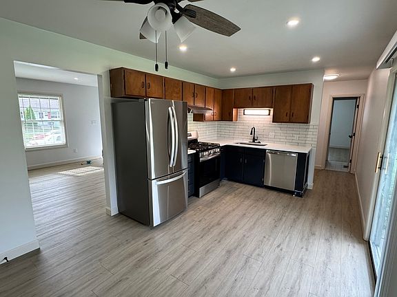 3rd image of 2431 Tesh Dr