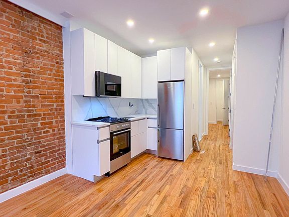 4th image of 829 9th Ave #2R