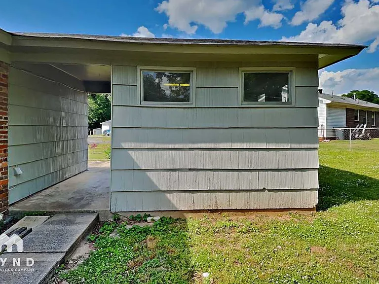 877 Twin Lake Dr NE — Photo 28