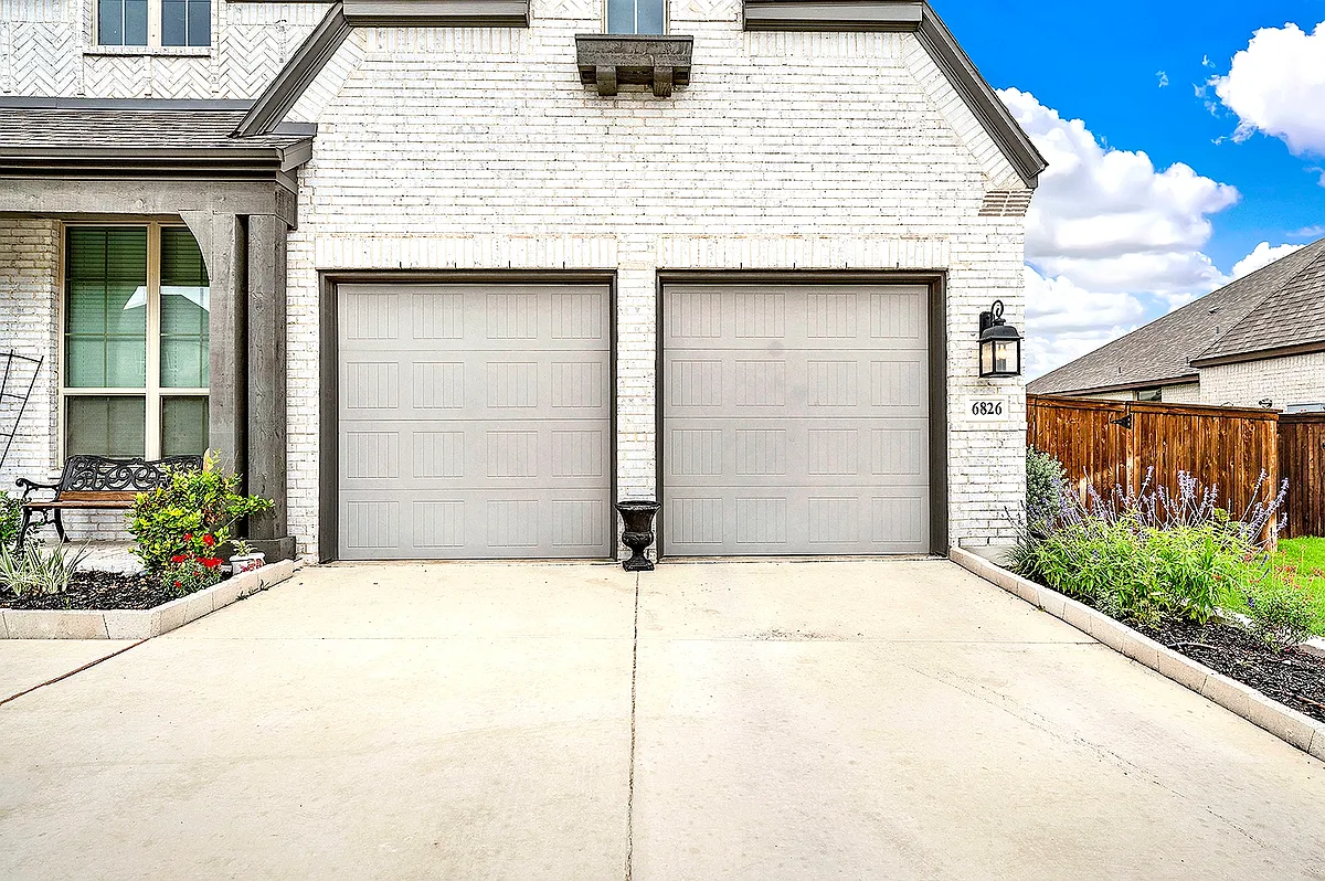 Building Photo - 6826 Hallie Loop