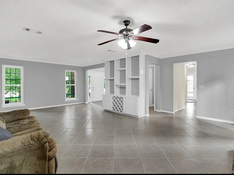 163 Sylvan Forest Dr — Photo 2
