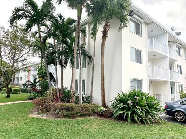 240 Galen Dr APT 214, Key Biscayne, FL 33149
