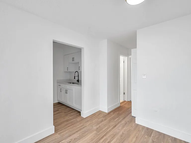 2366 Shelley St #13 — Photo 14