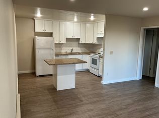 955 Lighthouse Ave APT 8, Pacific Grove, CA 93950