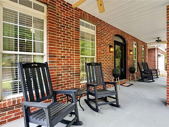 4th image of 135 Winding River Dr