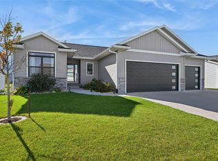 1335 Cedar Springs Dr, Marion, IA 52302