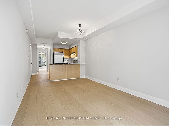 5th image of 36 Stadium Rd #579