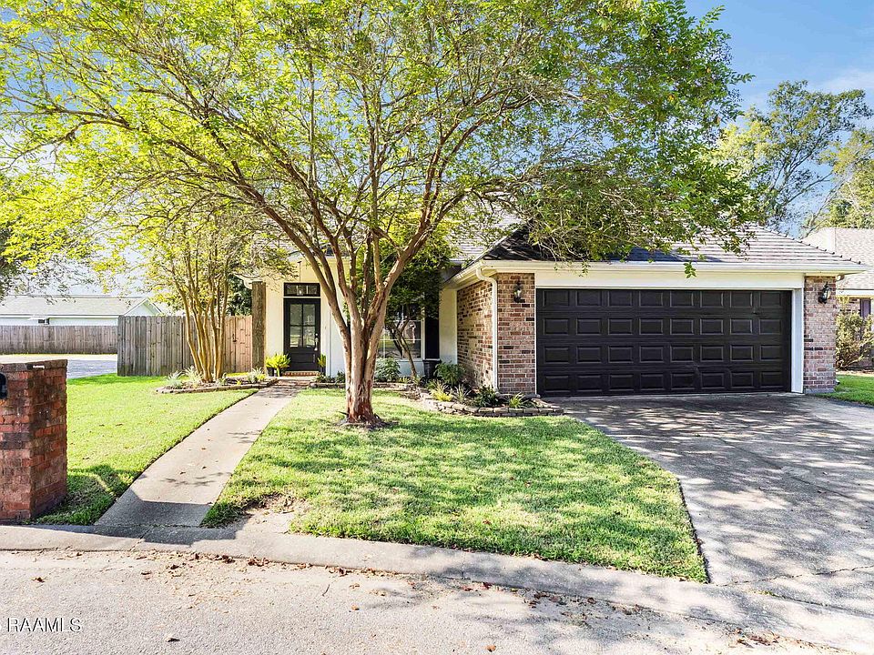 1st image of 514 Pear Tree Cir