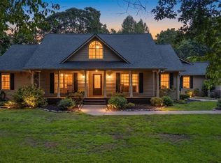 96 Oakridge Ln, Ellijay, GA 30536