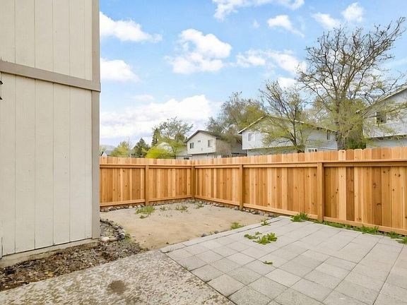 5th image of 4036 Village Dr