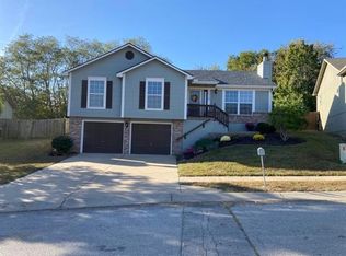 2038 W Springs Way, Excelsior Springs, MO 64024