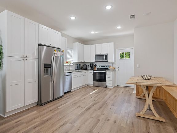 5th image of 105 Penny Ln
