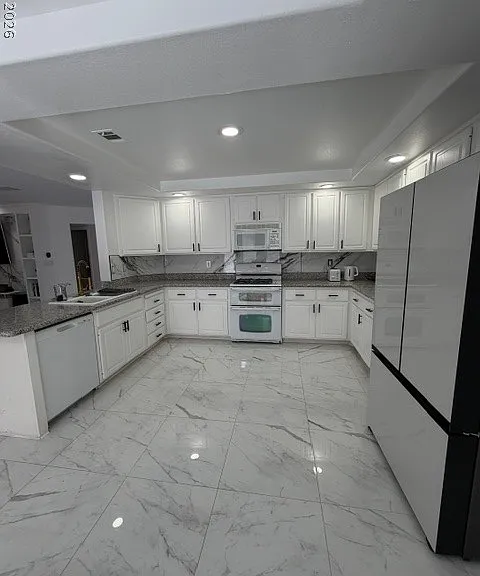 9572 Hawaiian Summer St — Photo 12