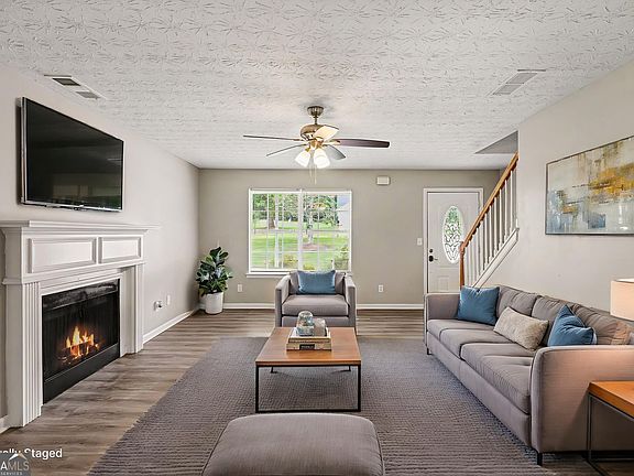 3rd image of 35 Arnold Way