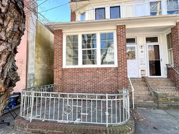 18 N Hartford Ave, Atlantic City, NJ 08401