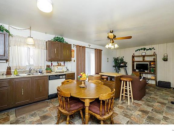3rd image of 4810 Parkton Pl