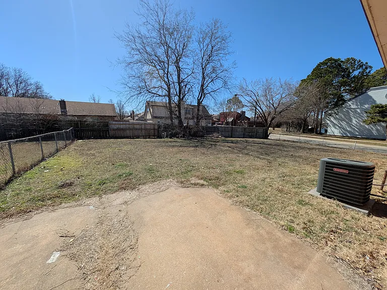 9902 E 22nd Pl — Photo 10