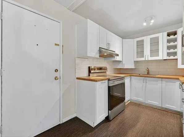 5601 E Dalton Dr NW #202A, Calgary, AB T3A 2E2