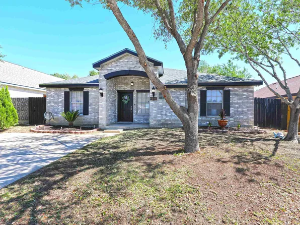 1815 Denmark Ln, Laredo, TX 78045